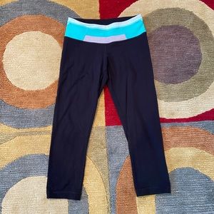 Lululemon Wunder Under Black Multicolor Waistband Crop Capri Leggings Size 4